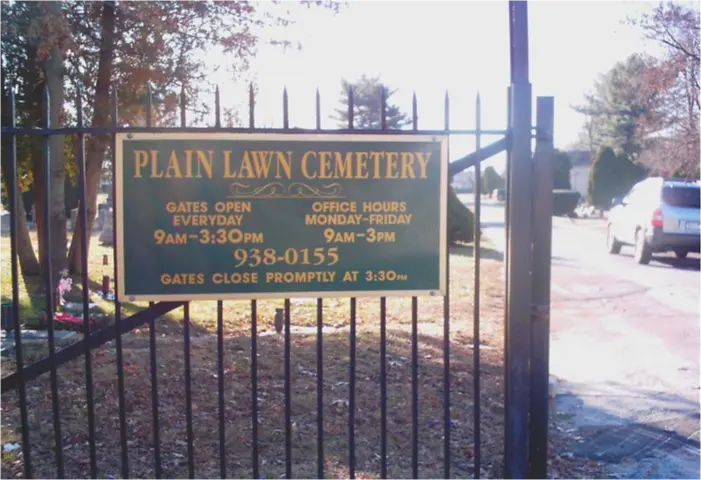 Plain Lawn Cemetery entrance