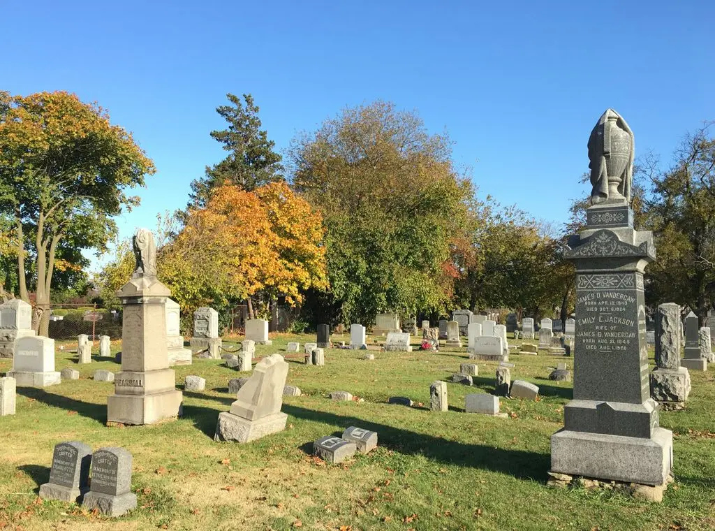 springfield cemetery monuments